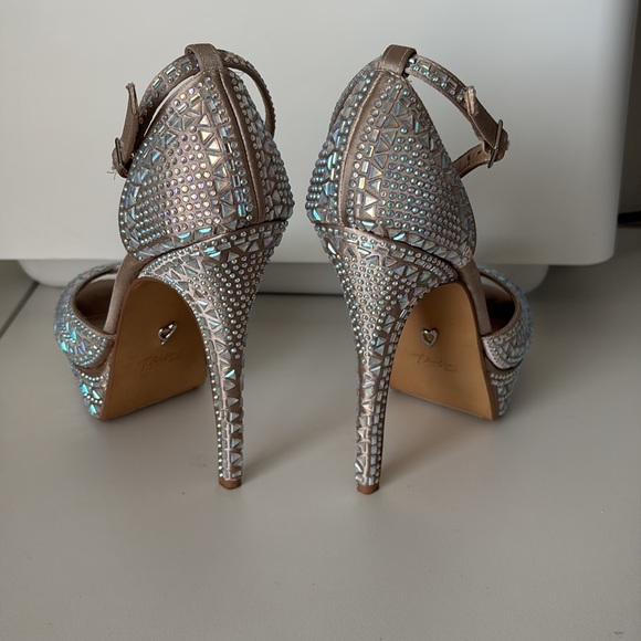 Thalia Sodi Champagne t strap heels - Picture 2 of 3